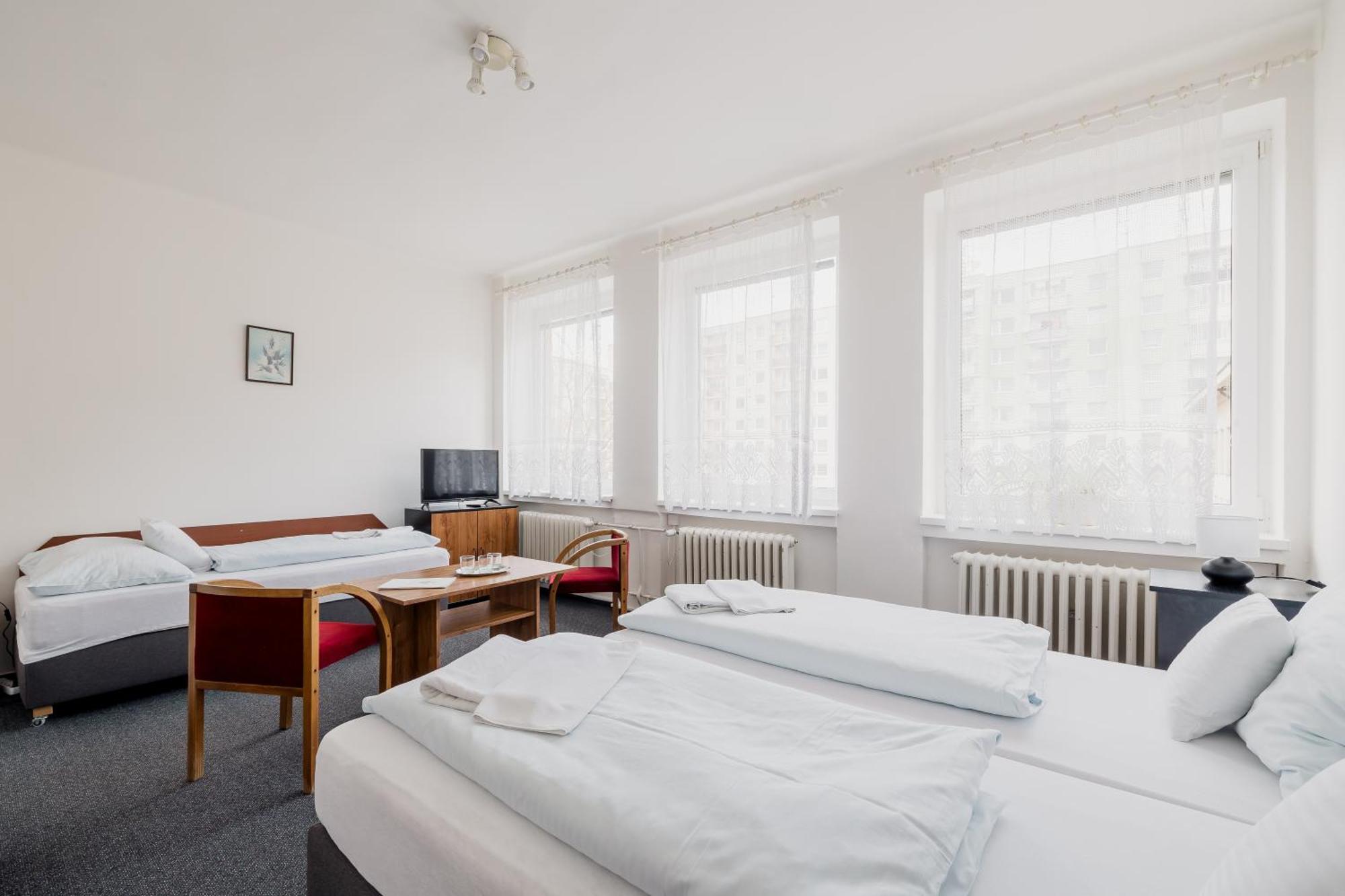 Hotel Dobruška Εξωτερικό φωτογραφία